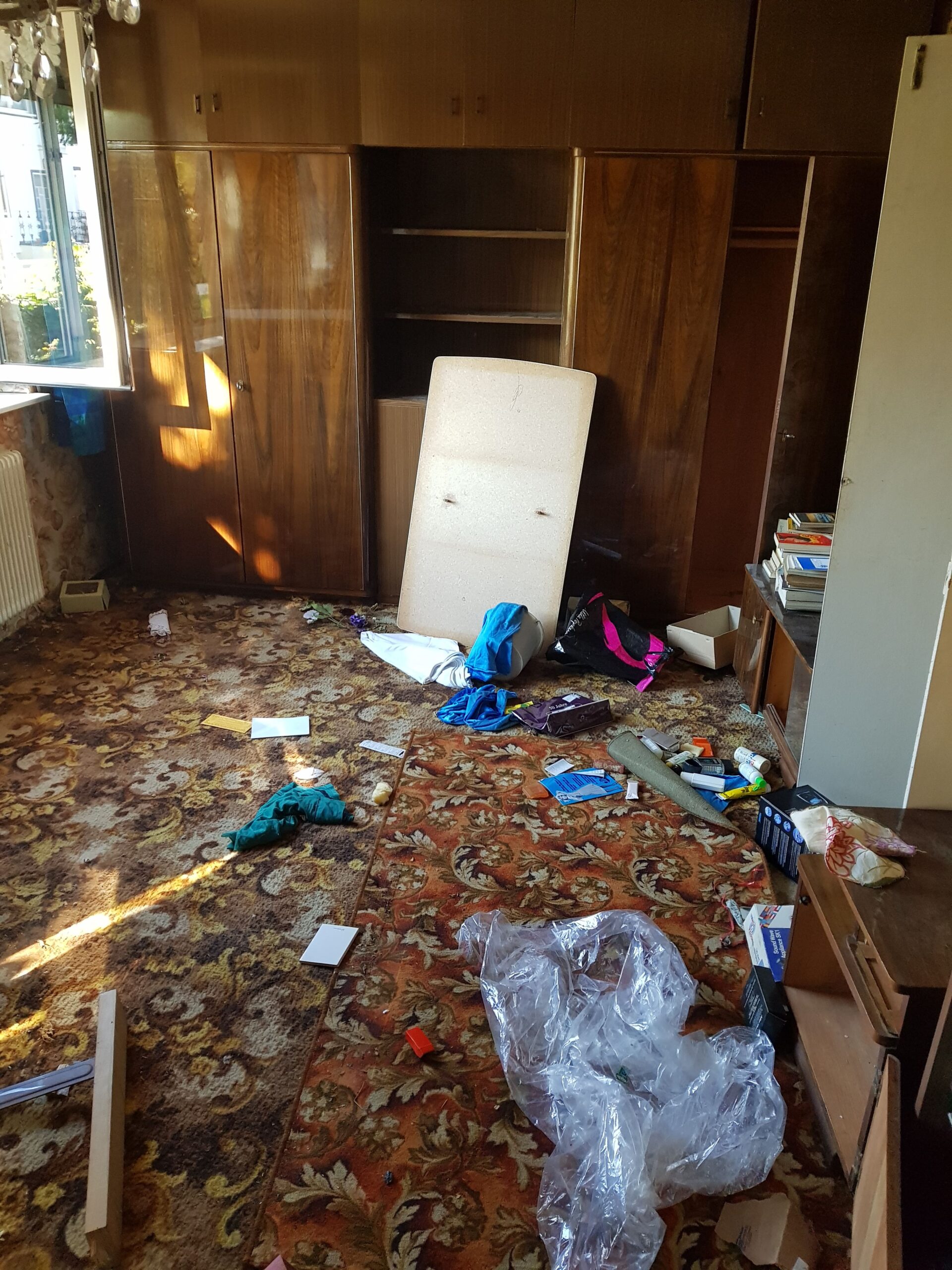 Wohnung in Baden zu Beginn der Verlassenschaftsräumung